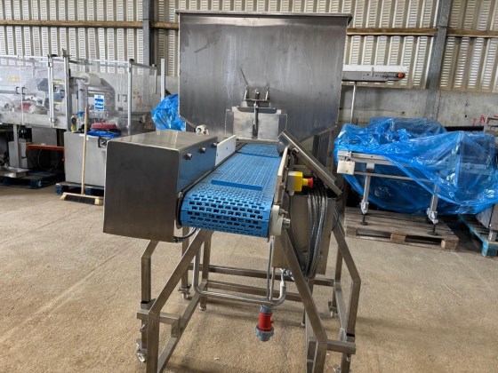Conveyor with feeder hopper Pic 02